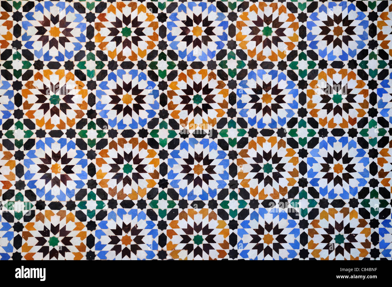 Zellij piastrelle in corrispondenza delle Ali ben Youssef Medersa, Marrakech, Marocco Foto Stock