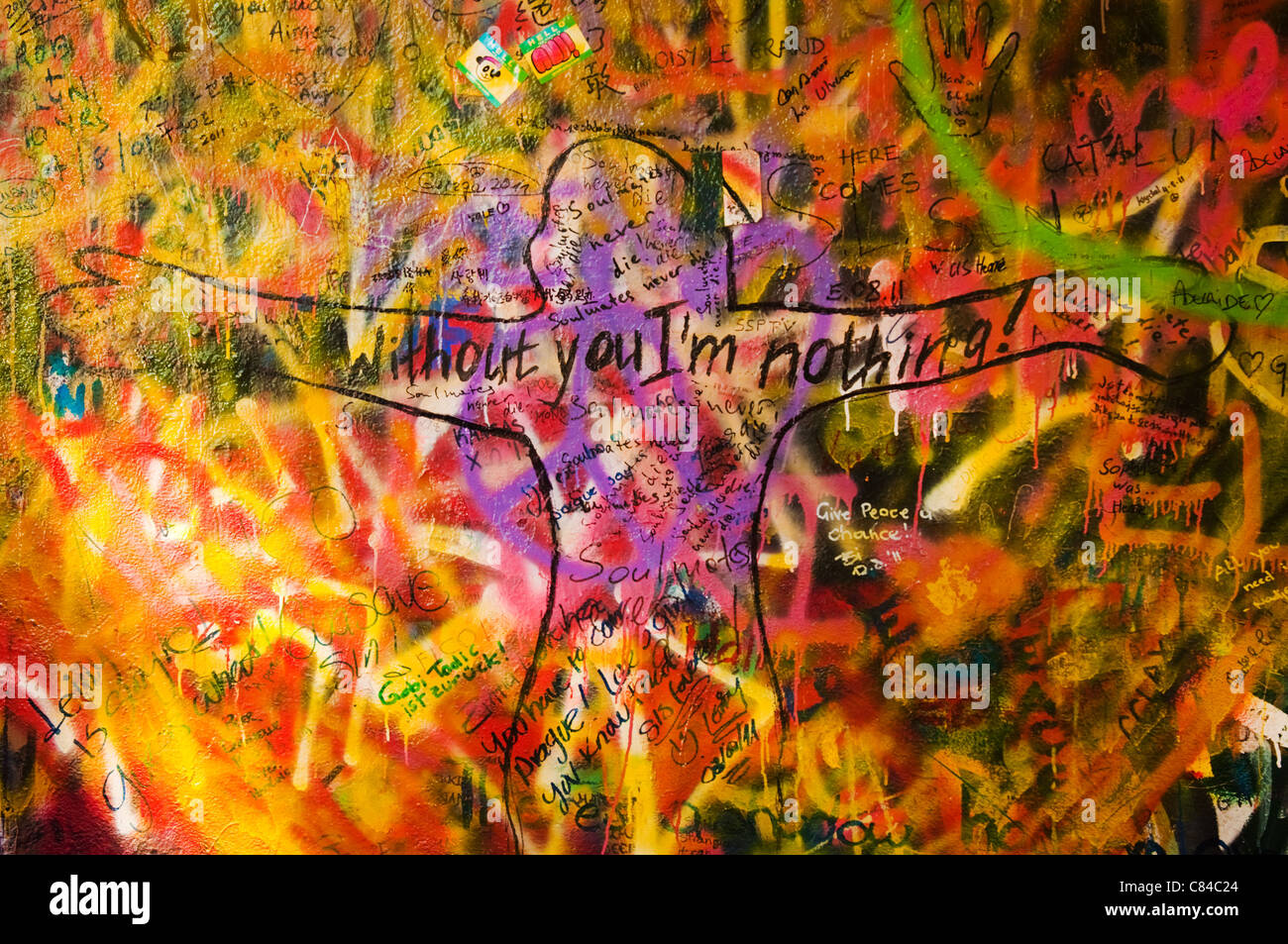 Dettaglio di un famoso muro di Lennon a Praga Foto Stock