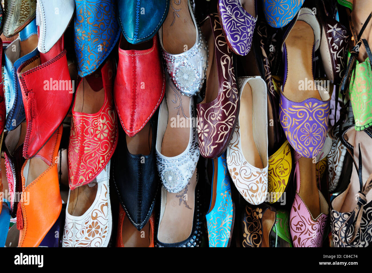 Babouches e scarpe, Marrakech, Marocco Foto Stock