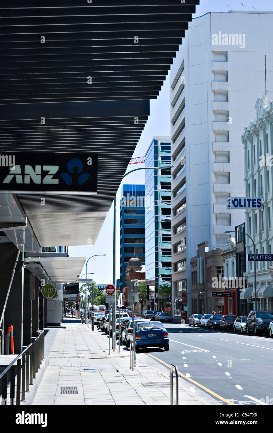 La vista lungo Waymouth Street Adelaide con ANZ Bank Building e Ufficio Polites Sud Australia Foto Stock