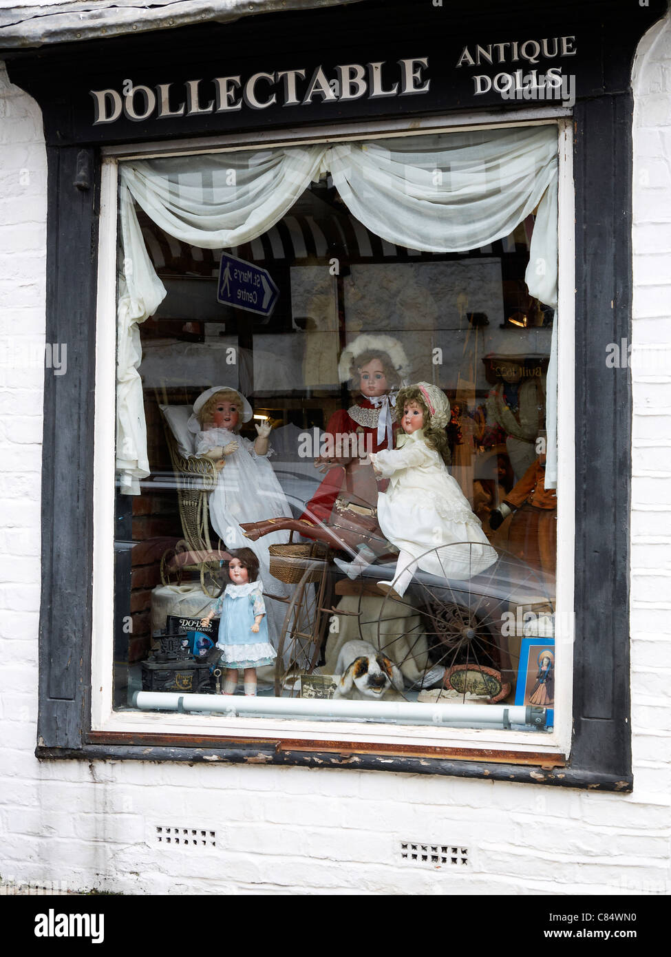 Antico negozio di bambole in Chester Cheshire Regno Unito Foto Stock