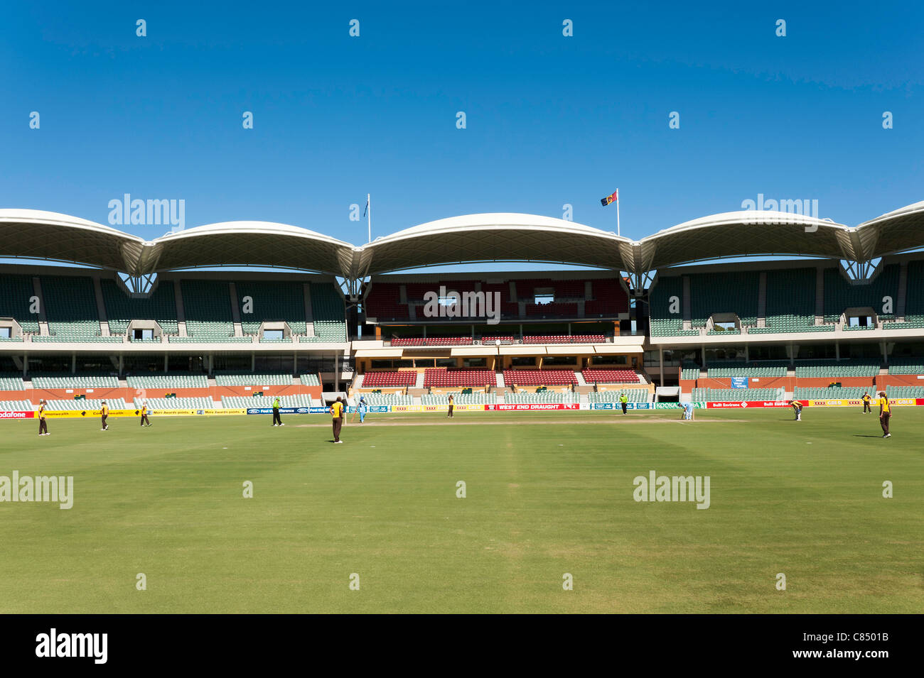 Un quasi vuoto Stand a Adelaide Oval Cricket Ground durante un Gioco di donna Adelaide Australia del Sud SA Foto Stock