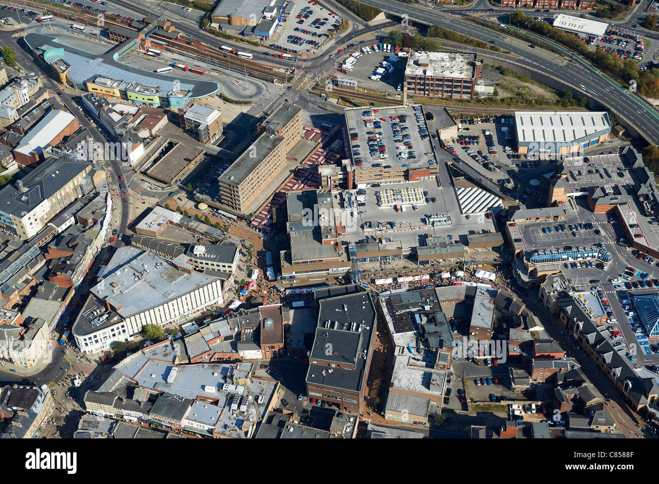 Barnsley centro città dall'aria, South Yorkshire, nell'Inghilterra del Nord Foto Stock