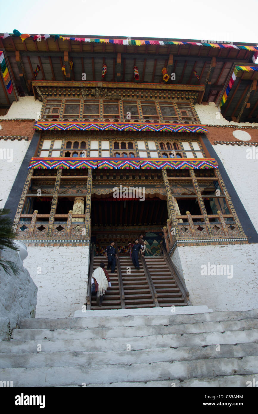 Fasi di Punakha Dzong, luogo di matrimonio per il re Jigme Khesar Namgyal Wangchuck Foto Stock