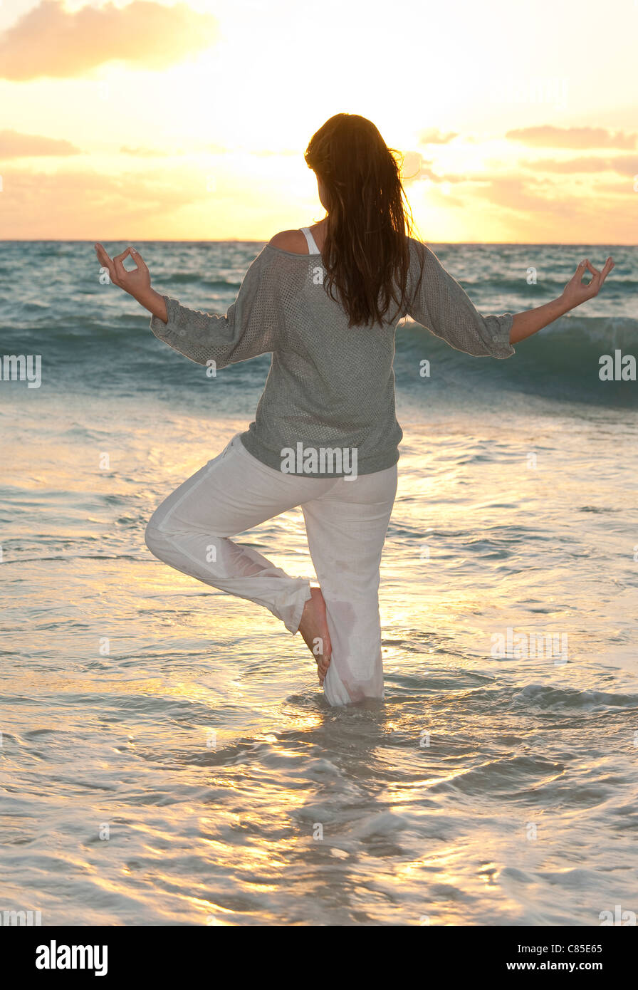 Donna, Reef Playacar Resort and Spa Hotel a Playa del Carmen, Quintana Roo, la penisola dello Yucatan, Messico Foto Stock