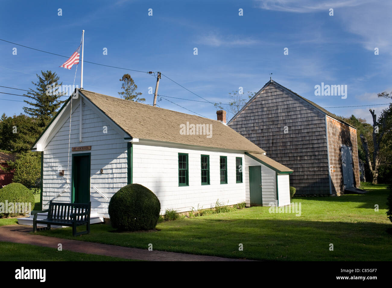 Schoolhouse e fienile, Southold storica Società Musei, North Fork, contea di Suffolk, Long Island, nello Stato di New York Foto Stock