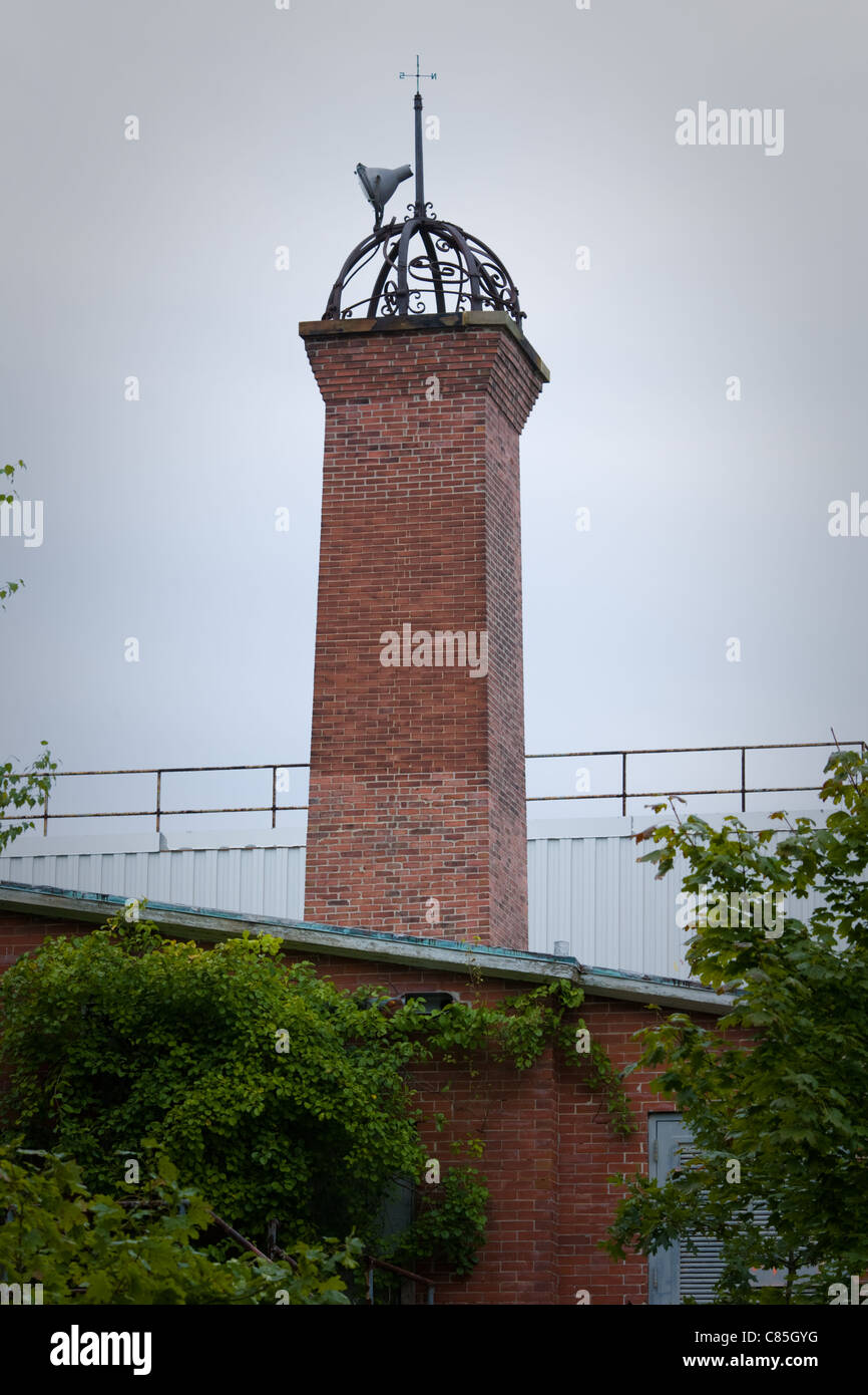 Torre Wardenclyffe Sito, Rovine di Tesla nel laboratorio Shoreham, Long Island, nella contea di Suffolk, New York, è ora un sito Superfund. Foto Stock