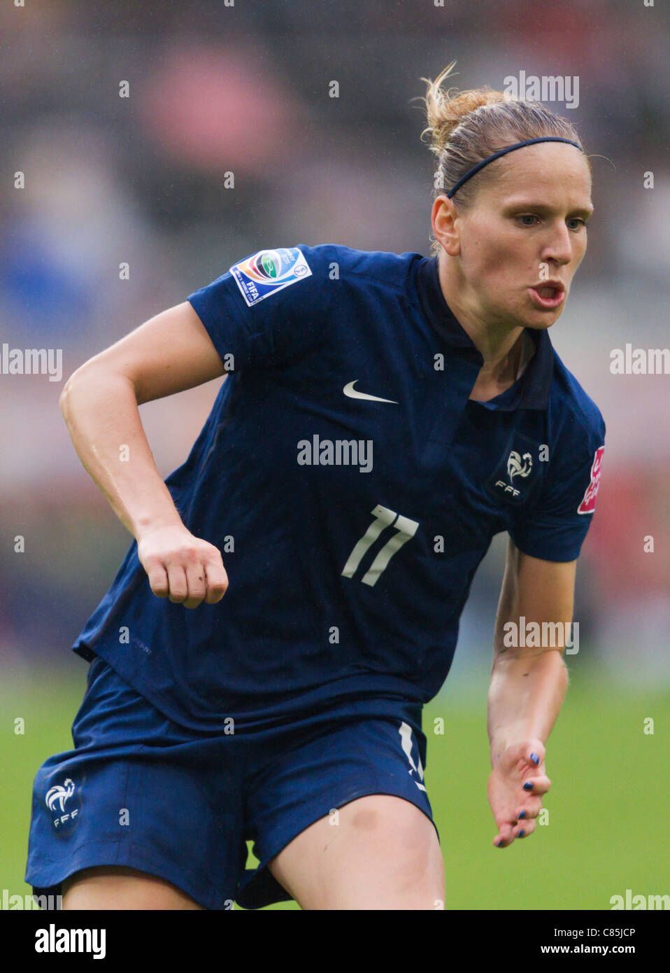 Laure Lepailleur della Francia in azione durante una 2011 Coppa del Mondo Donne semifinale partita di calcio contro gli Stati Uniti. Foto Stock