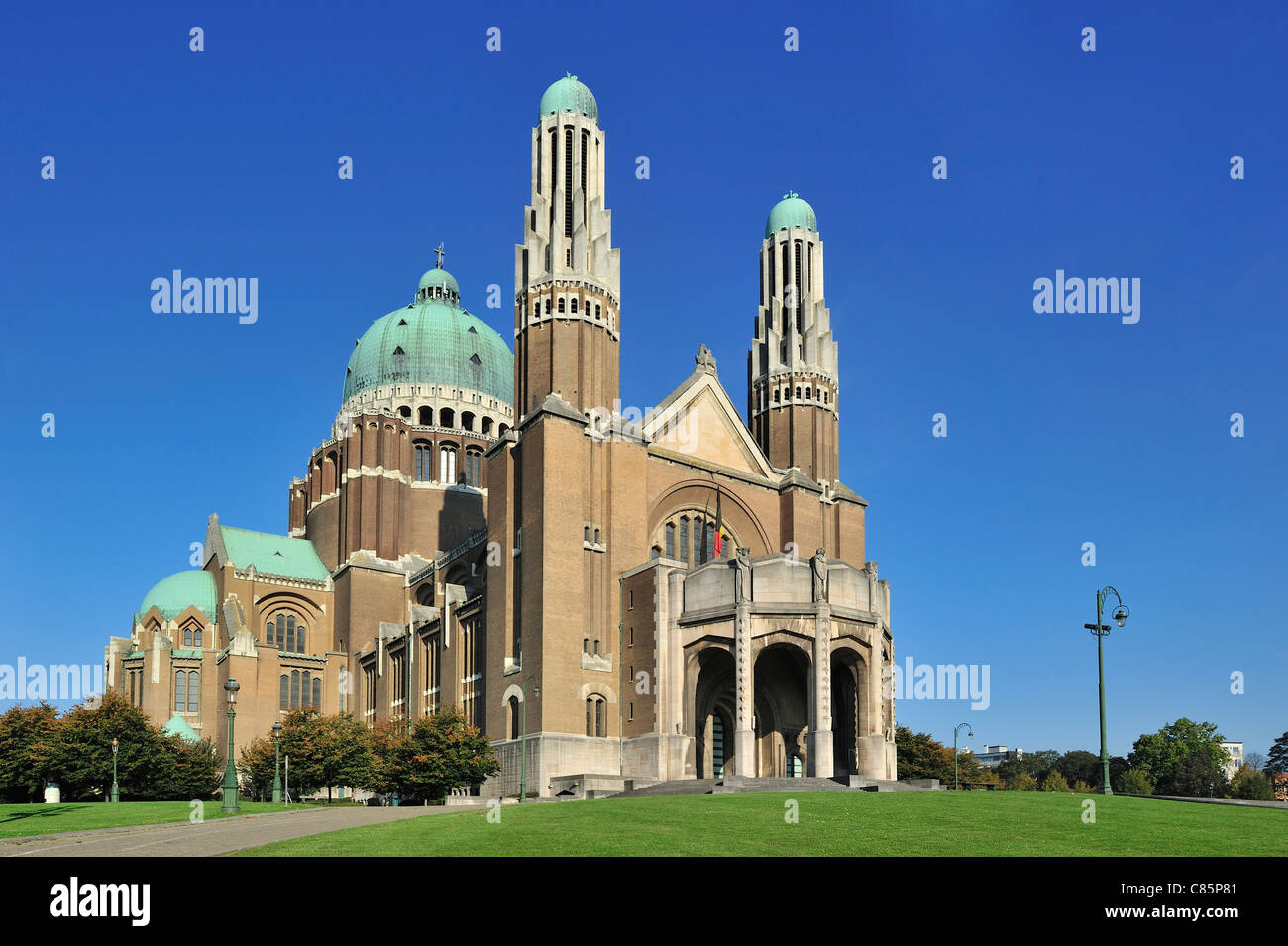 La basilica nazionale del Sacred-Heart di Koekelberg, il più grande edificio in stile Art Deco nel mondo, Bruxelles, Belgio Foto Stock
