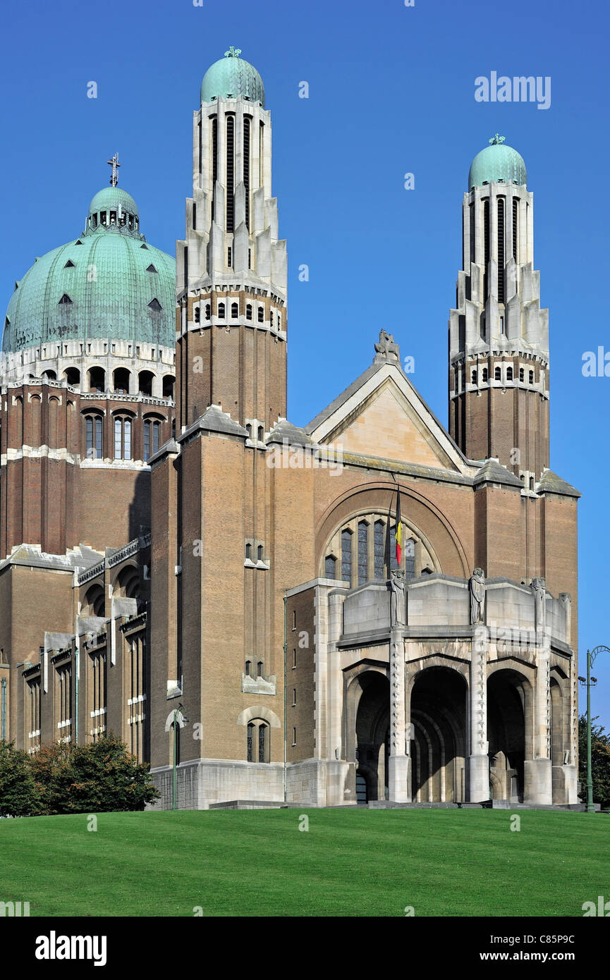 La basilica nazionale del Sacred-Heart di Koekelberg, il più grande edificio in stile Art Deco nel mondo, Bruxelles, Belgio Foto Stock