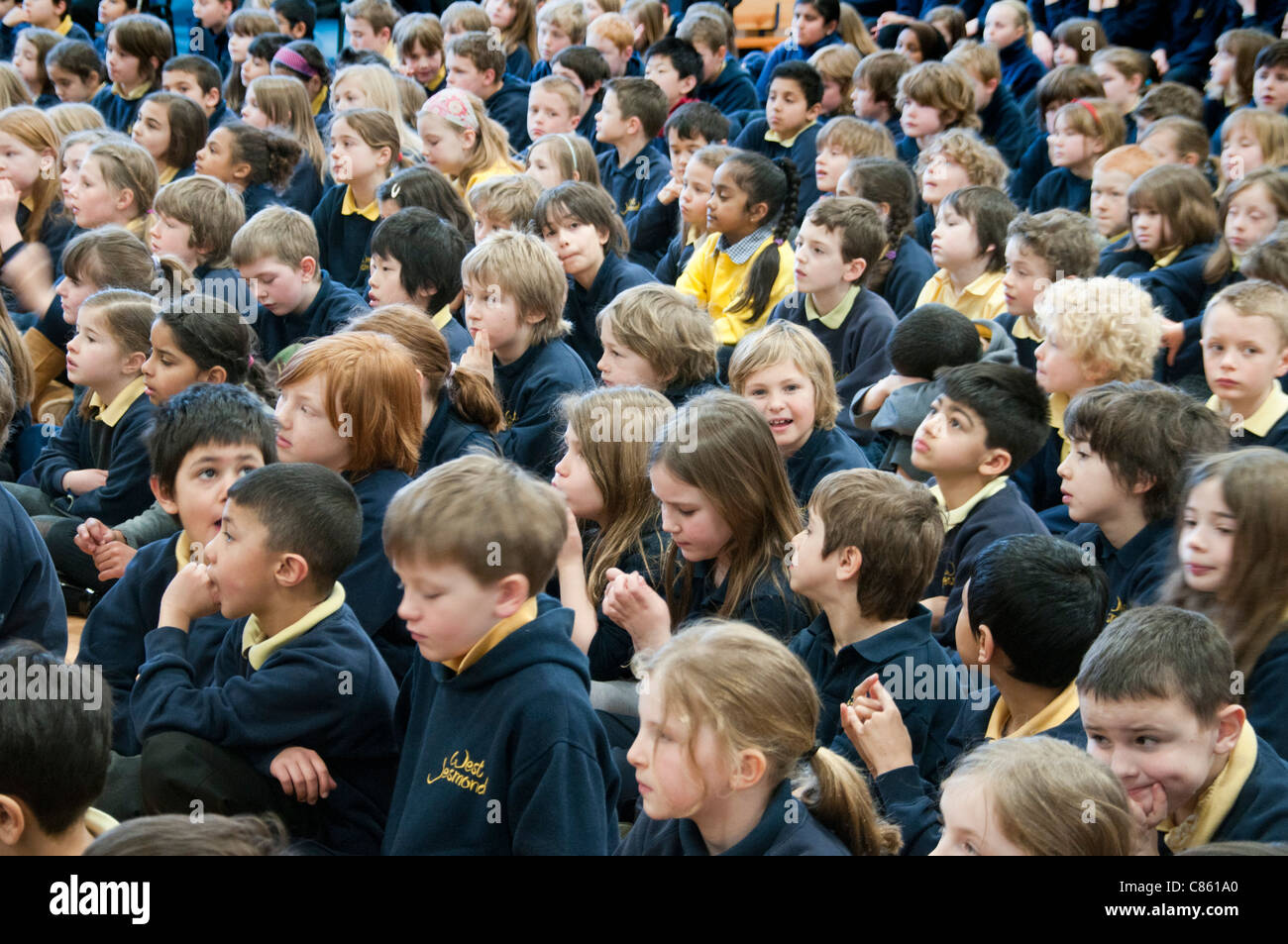 La scuola dei bambini a scuola insieme Foto Stock