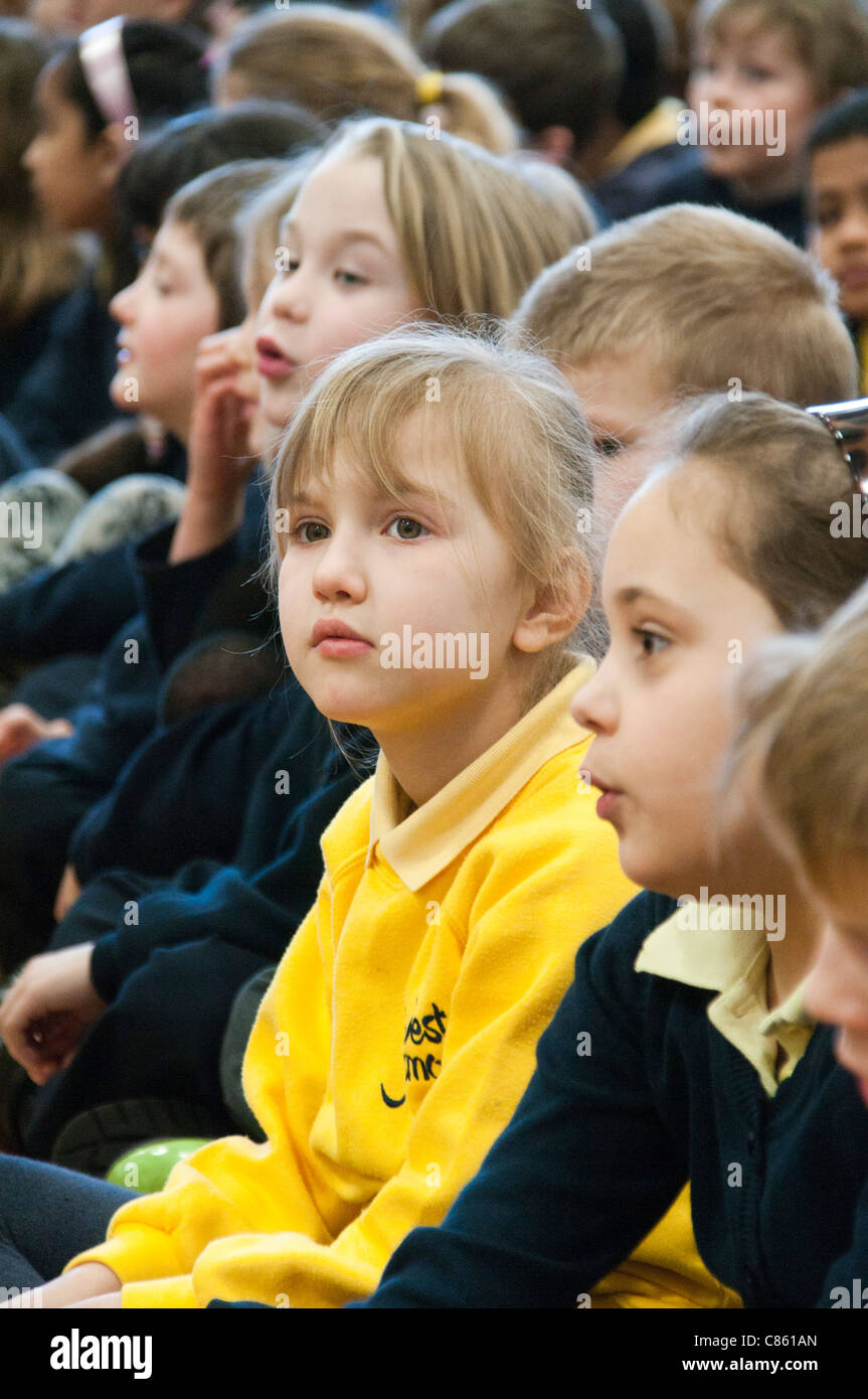 La scuola dei bambini nel gruppo della scuola Foto Stock