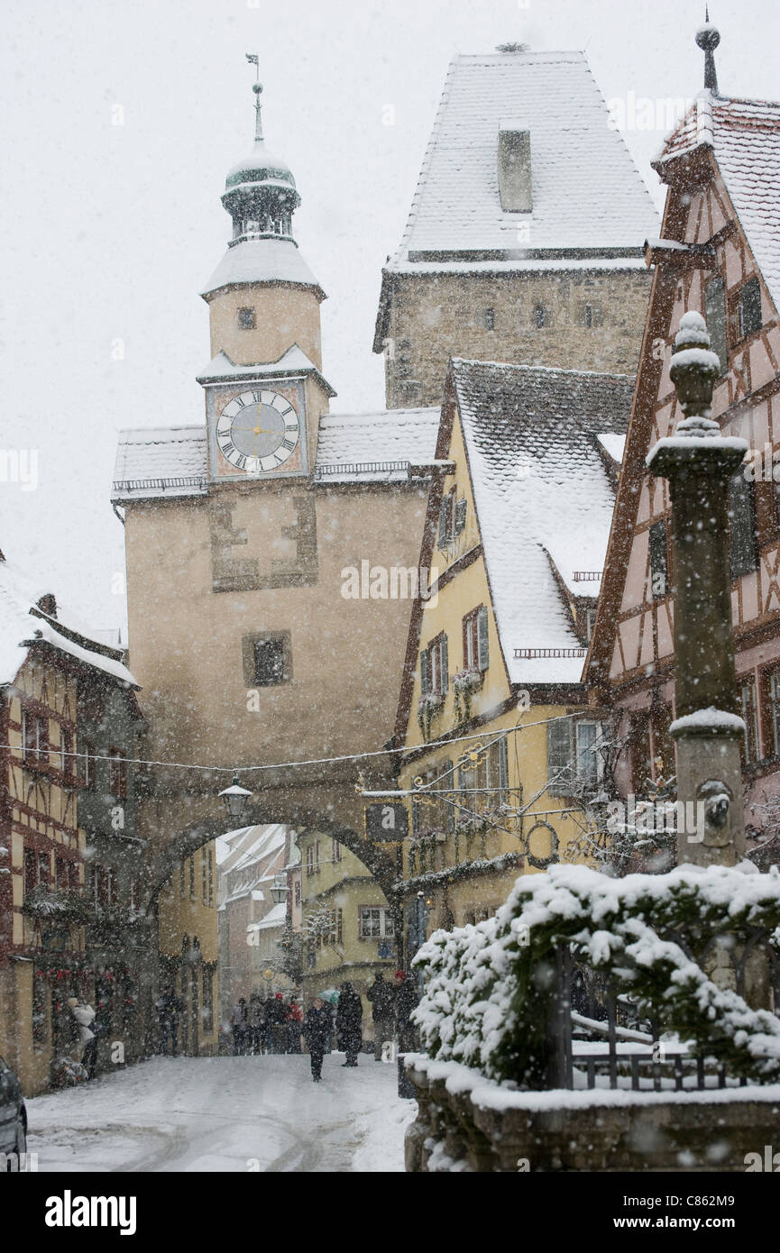 Pittoresco, coperta di neve village Foto Stock