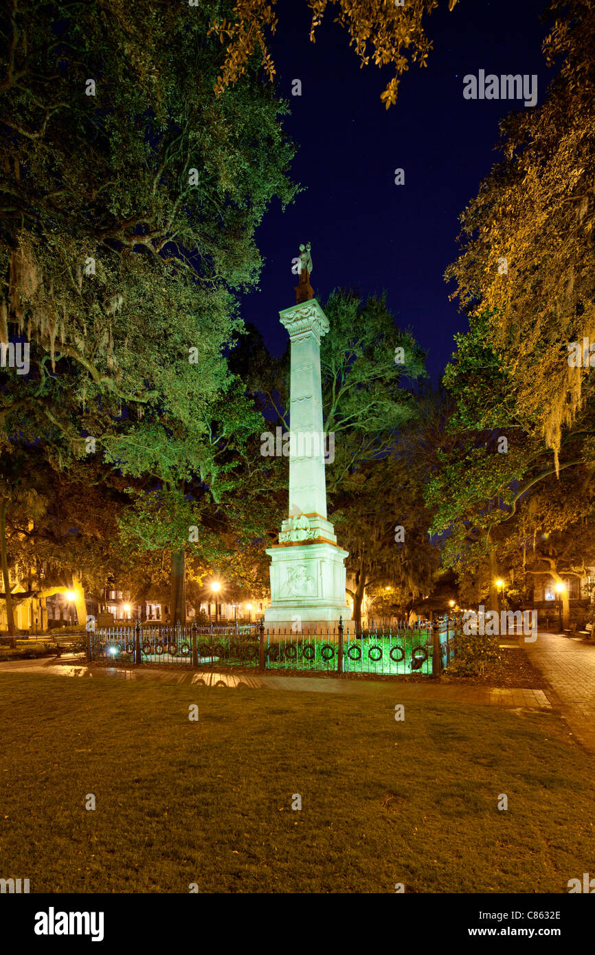Pulaski monumento, Monterey Square, Savannah Foto Stock
