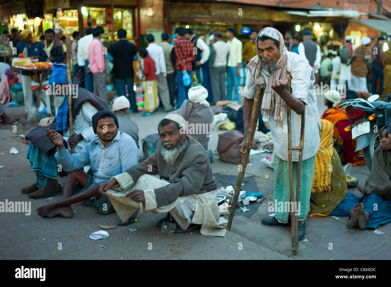 Indian mendicanti musulmano al Meena Bazar, nella Vecchia Delhi, India Foto Stock