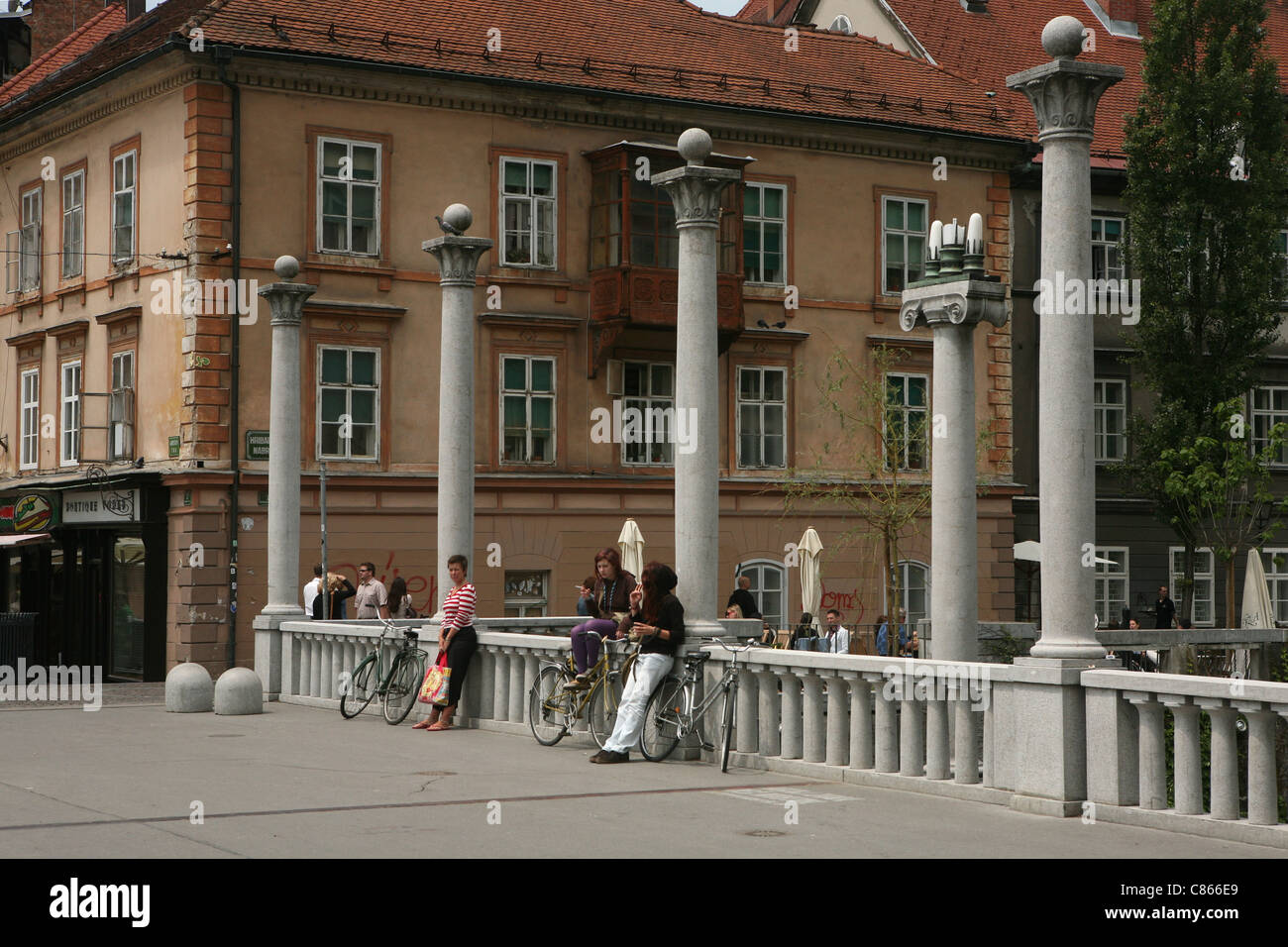 Il comando cobbler ponte sul fiume Ljubljanica dall architetto Joze Plecnik (1931) a Ljubljana, Slovenia. Foto Stock