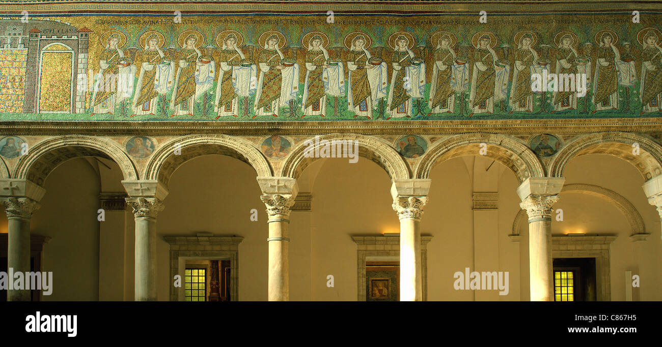 Processione di vergini immagini e fotografie stock ad alta risoluzione