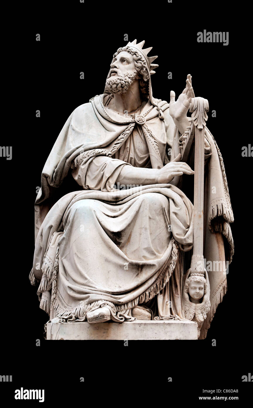 Il re Davide da Adamo Tadolini sulla base della colonna dell'Immacolata, Roma Italia Foto Stock