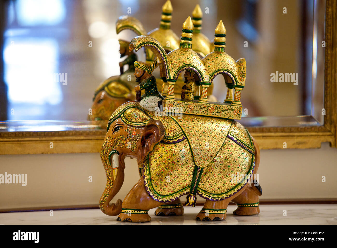 Elefante iconica ornamento all'Imperial Hotel, con il suo lusso eleganza coloniale, New Delhi, India Foto Stock