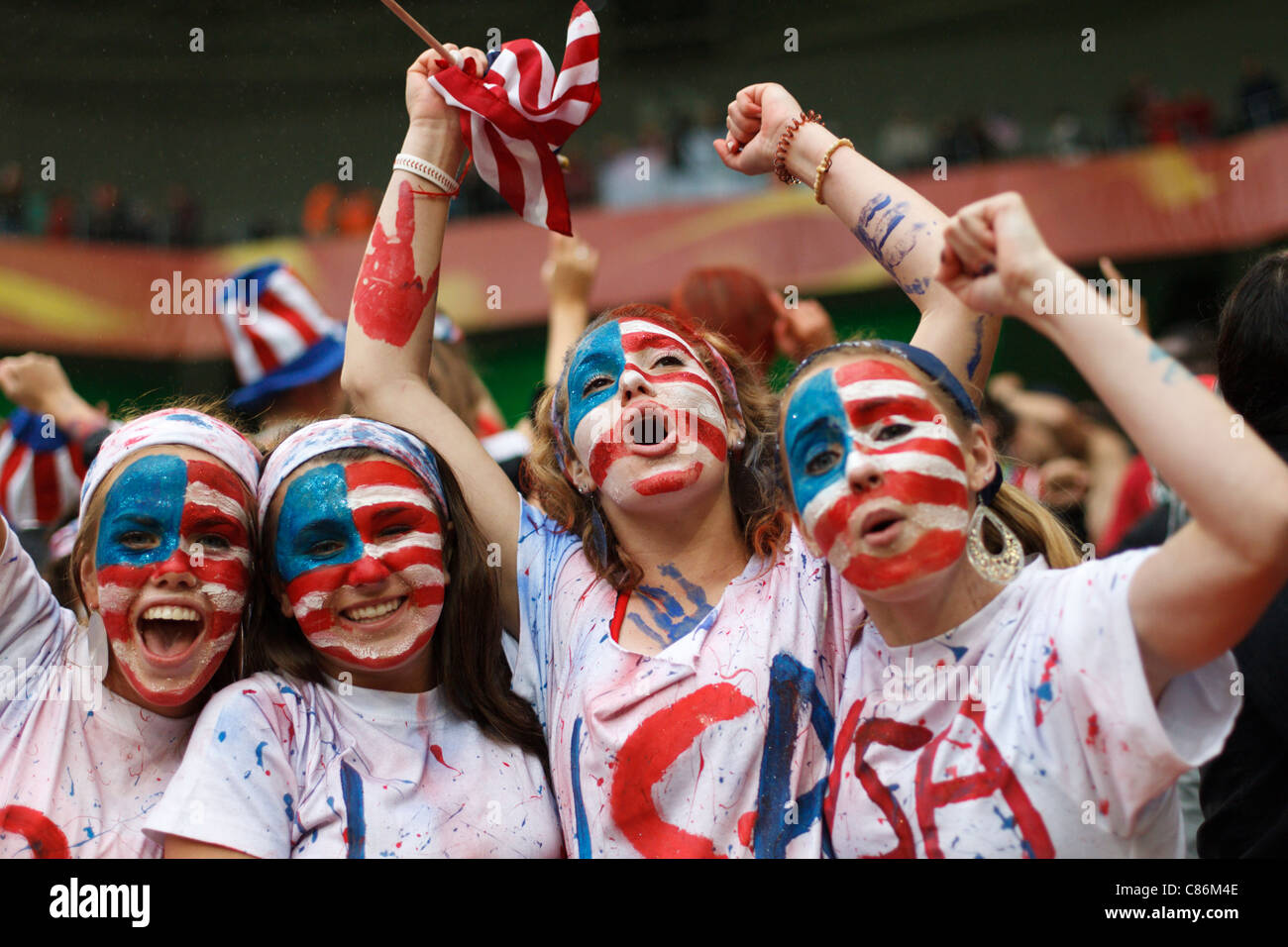 I giovani Stati Uniti sostenitori allegria durante un 2011 FIFA Coppa del Mondo Donne semifinale partita di calcio contro la Francia. Foto Stock