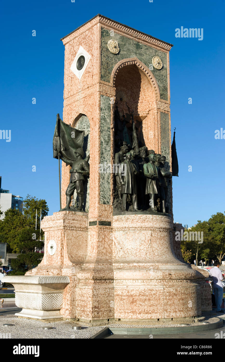Repubblica monumento in Piazza Taksim, Beyoglu, Istanbul, Turchia Foto Stock