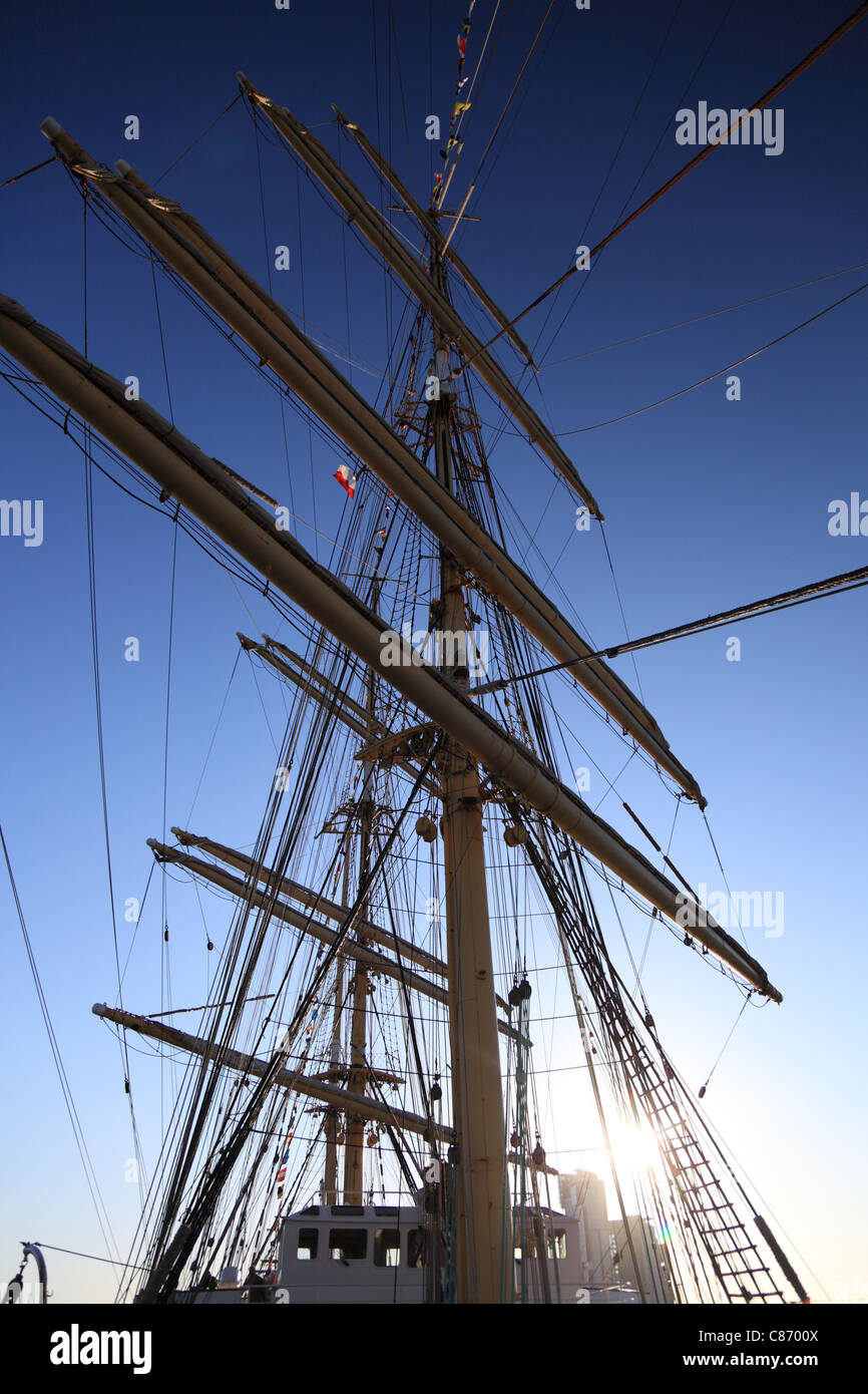 Old Ship affronta sulla fregata Foto Stock