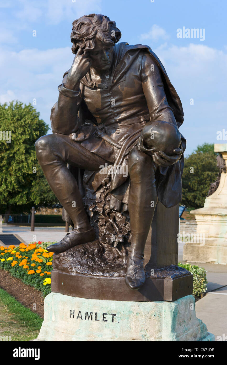 Statua di Amleto in Bancroft giardini, Stratford-upon-Avon, Warwickshire, Inghilterra, Regno Unito Foto Stock