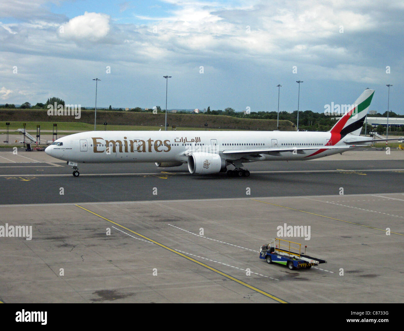 Emirates Airlines Boeing 777-300 ER, Birmingham, West Midlands, England, Regno Unito, Gran Bretagna, Europa occidentale. Foto Stock