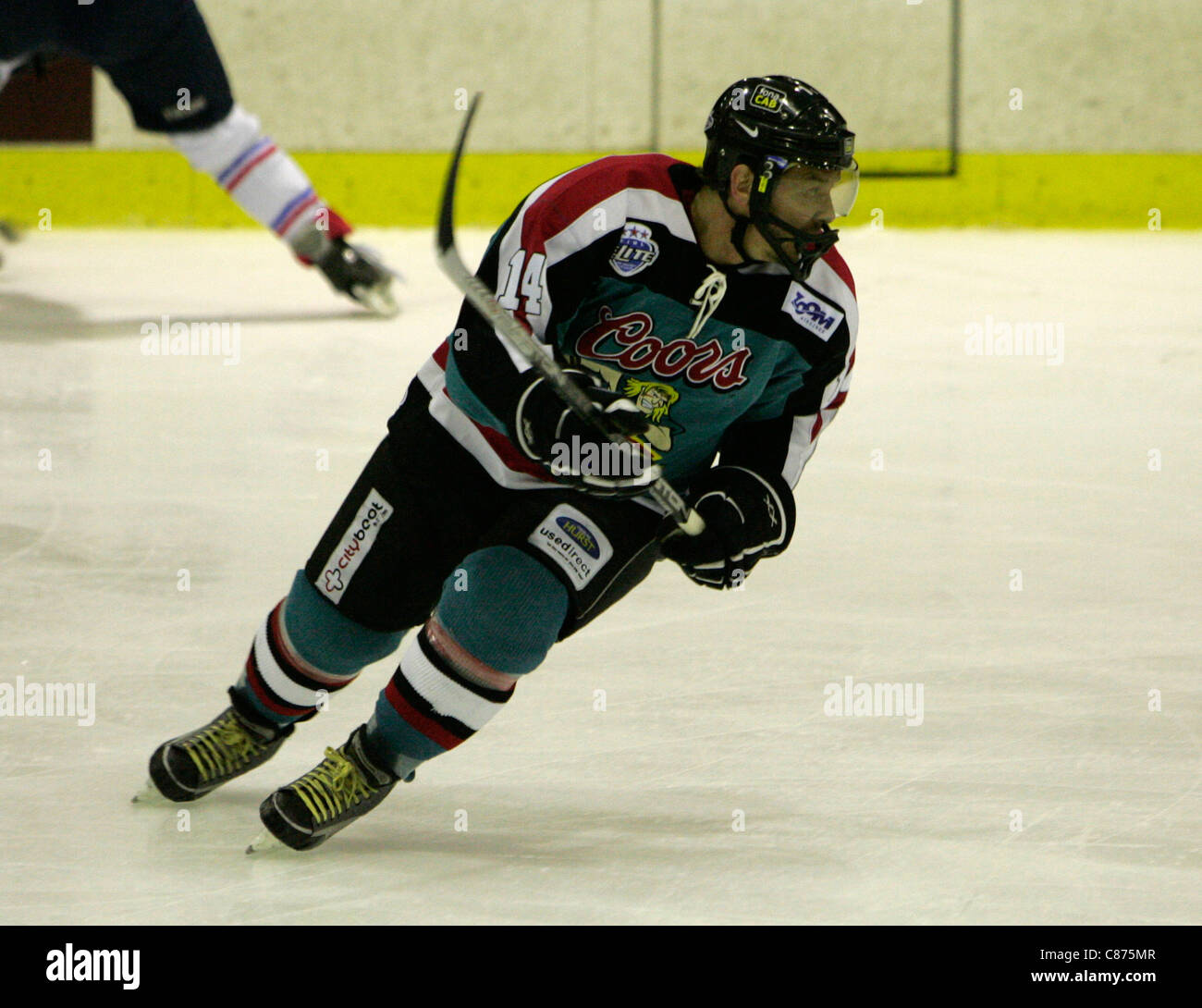 Theo Fleury giocando per la Belfast Giants in Regno Unito Elite League spareggio contro i capitelli di Edimburgo, Scozia. Fluery ha segnato il gioco goal vincente a Belfast il 4-2 sconfitta di Edimburgo per andare in seconda posizione nel gruppo di spareggio con tre home giochi della serie completa. Foto Stock