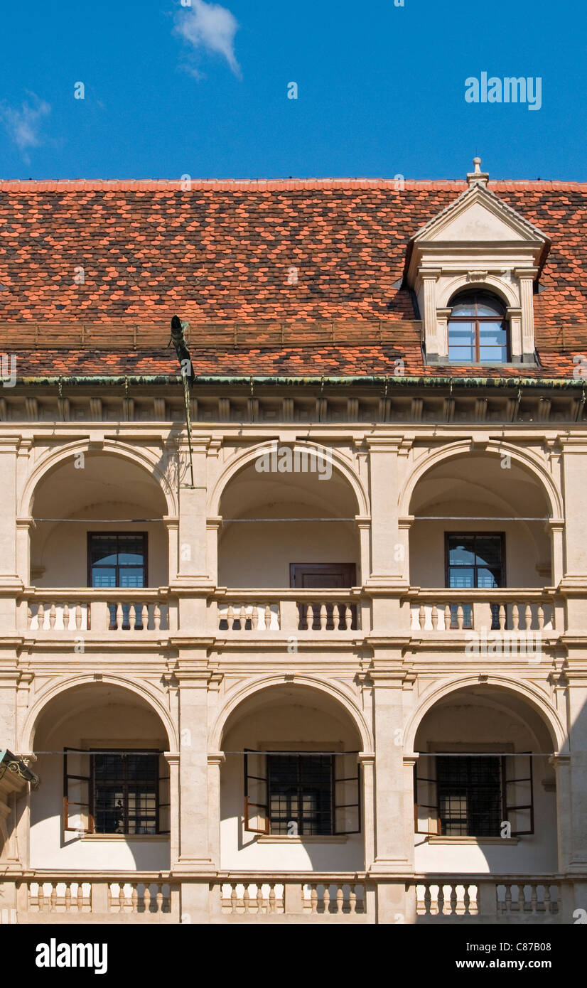 Cortile porticato rinascimentale di Landhaus Palace (il parlamento della Stiria) in Graz, Austria Foto Stock