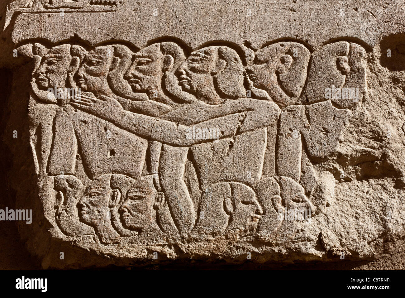 Lavoro di soccorso che mostra le campagne militari di Ramesse II al Ramesseum, Luxor Egitto Foto Stock