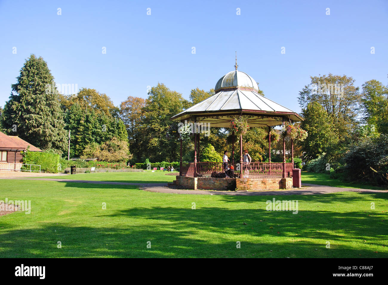 Bandstand nel Victoria Park, Newbury, Berkshire, Inghilterra, Regno Unito Foto Stock