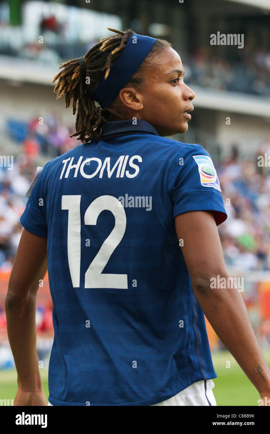 La francese Elodie Thomis in azione durante la partita del terzo posto della Coppa del mondo femminile 2011 contro la Svezia alla Rhein Neckar Arena il 16 luglio 2011 a Sinsheim, in Germania. Solo per uso editoriale. Uso commerciale vietato. Foto Stock
