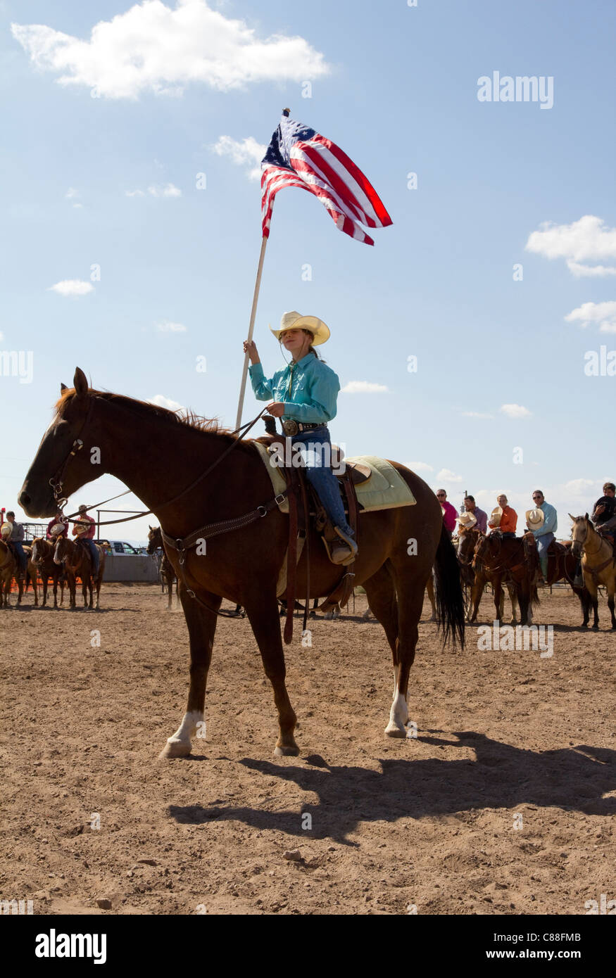 Alla cerimonia di apertura per l annuale Giornata del Lavoro Weekend Cowboy Carrizozo giorni rodeo, Carrizozo, NM. Foto Stock