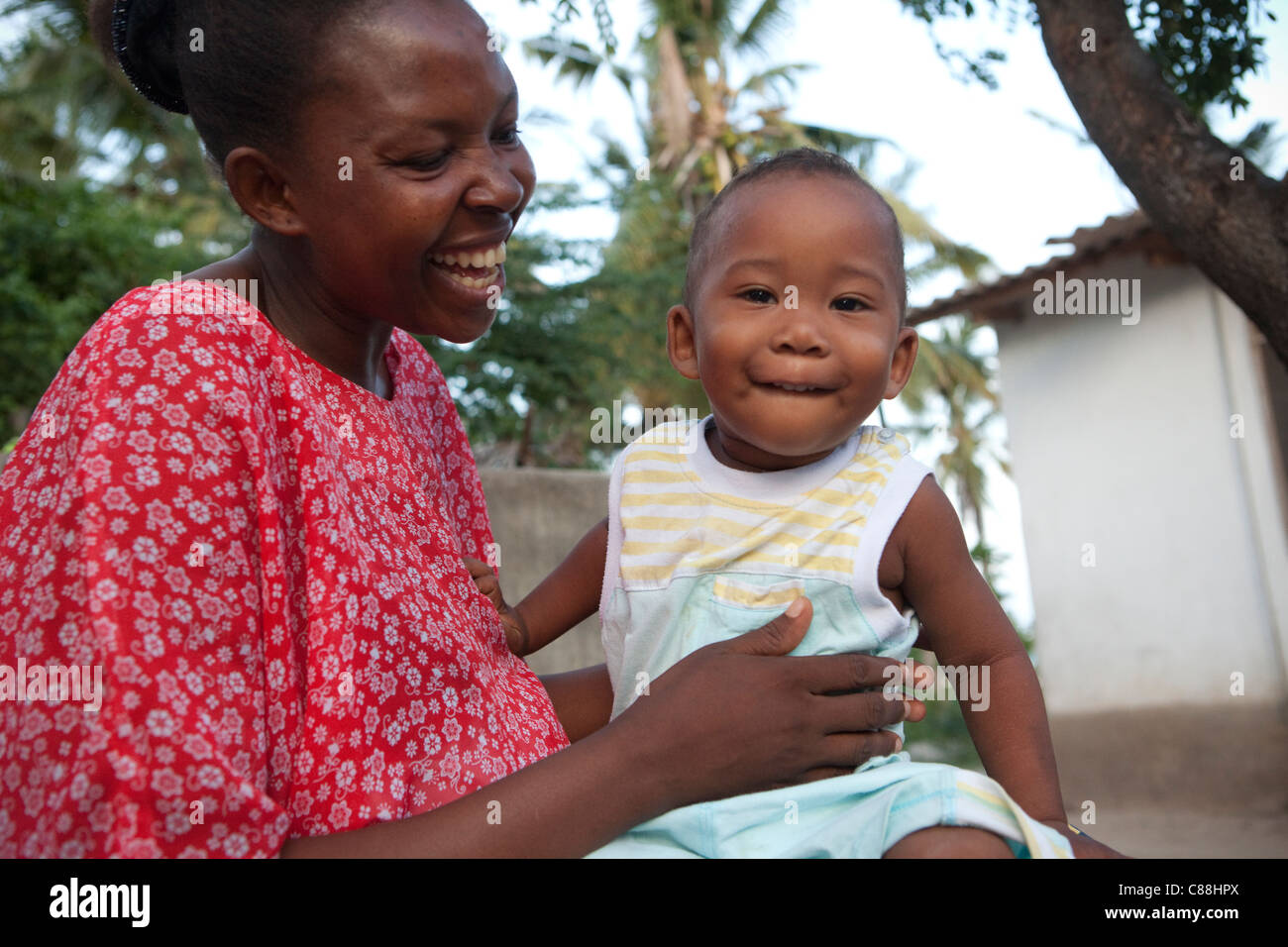 Ramazani Hanifa (36), vivendo in Dar es Salaam, Tanzania è sposata a un uomo cinese a lavorare nel paese. Foto Stock