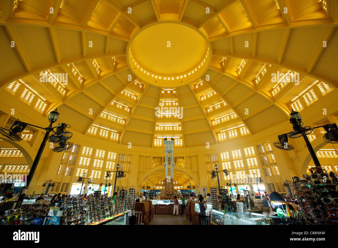 Mercato Centrale o Psar Thmei - Phnom Pehn, Cambogia, se l'Asia. Foto Stock