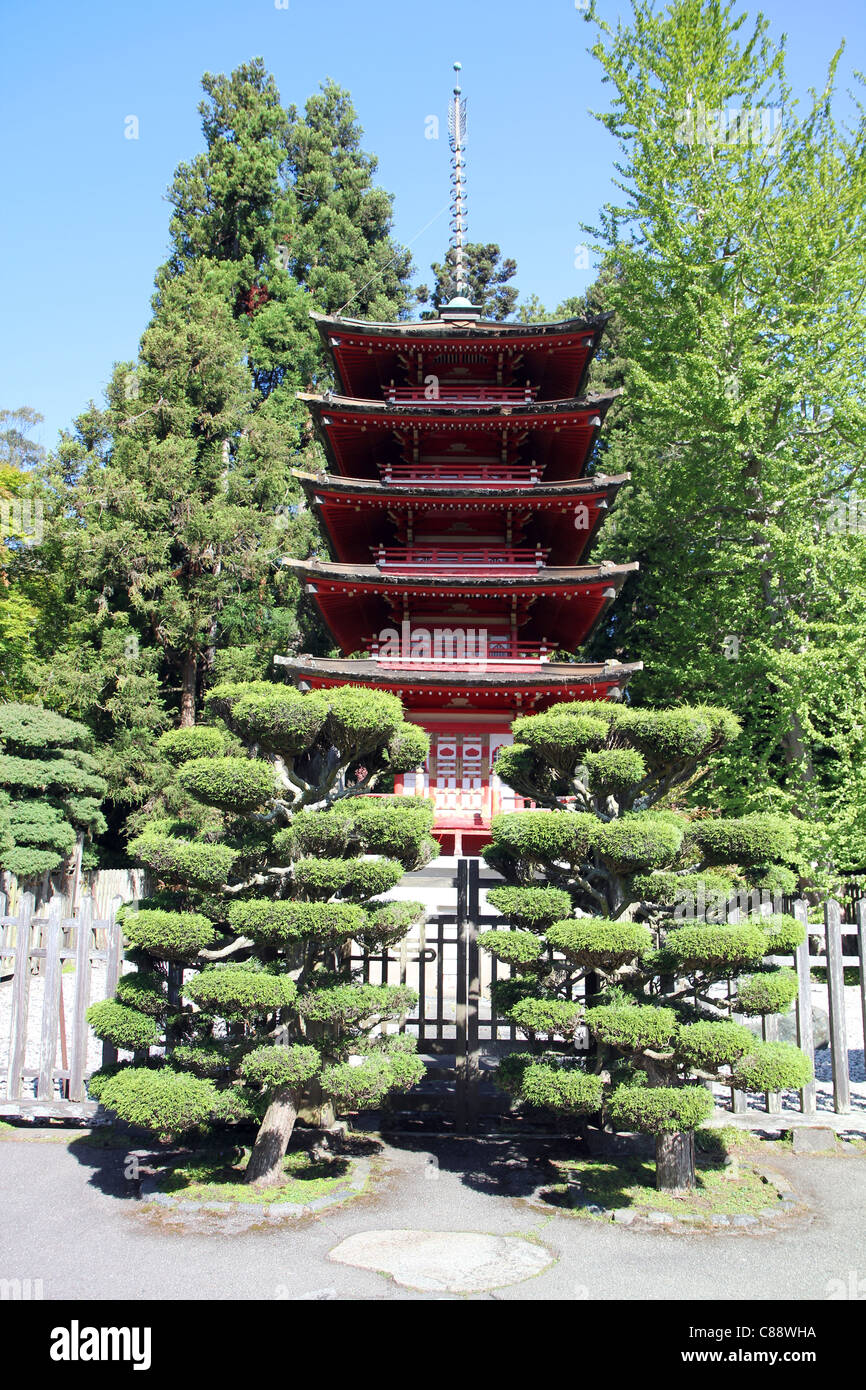 Monumento di giardini giapponesi in Golden Gate Park di San Francisco, California USA Foto Stock