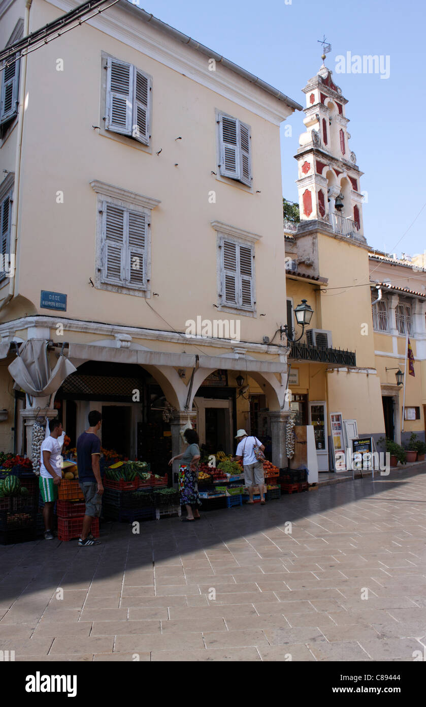 Fruttivendolo SHOP IN Corfu Old Town. Corfù Foto Stock