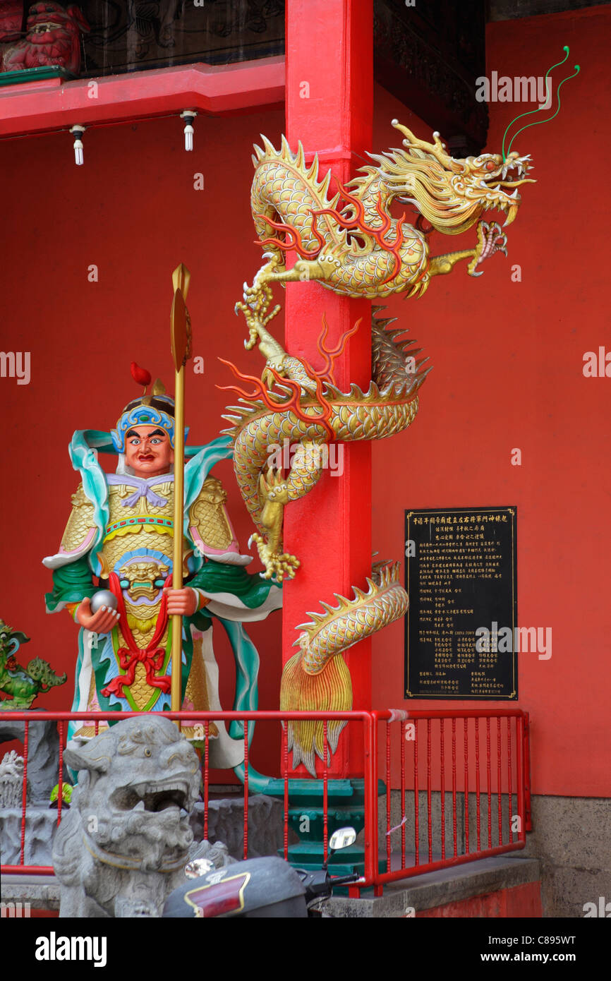 Protezione del guerriero presso il tempio Guandi, Kuala Lumpur, Malesia Foto Stock