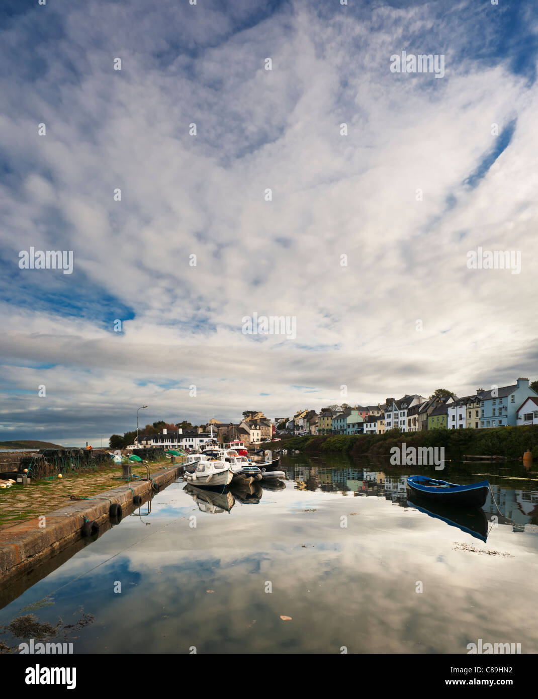 Roundstone Harbour, Connemara, nella contea di Galway, Irlanda Foto Stock