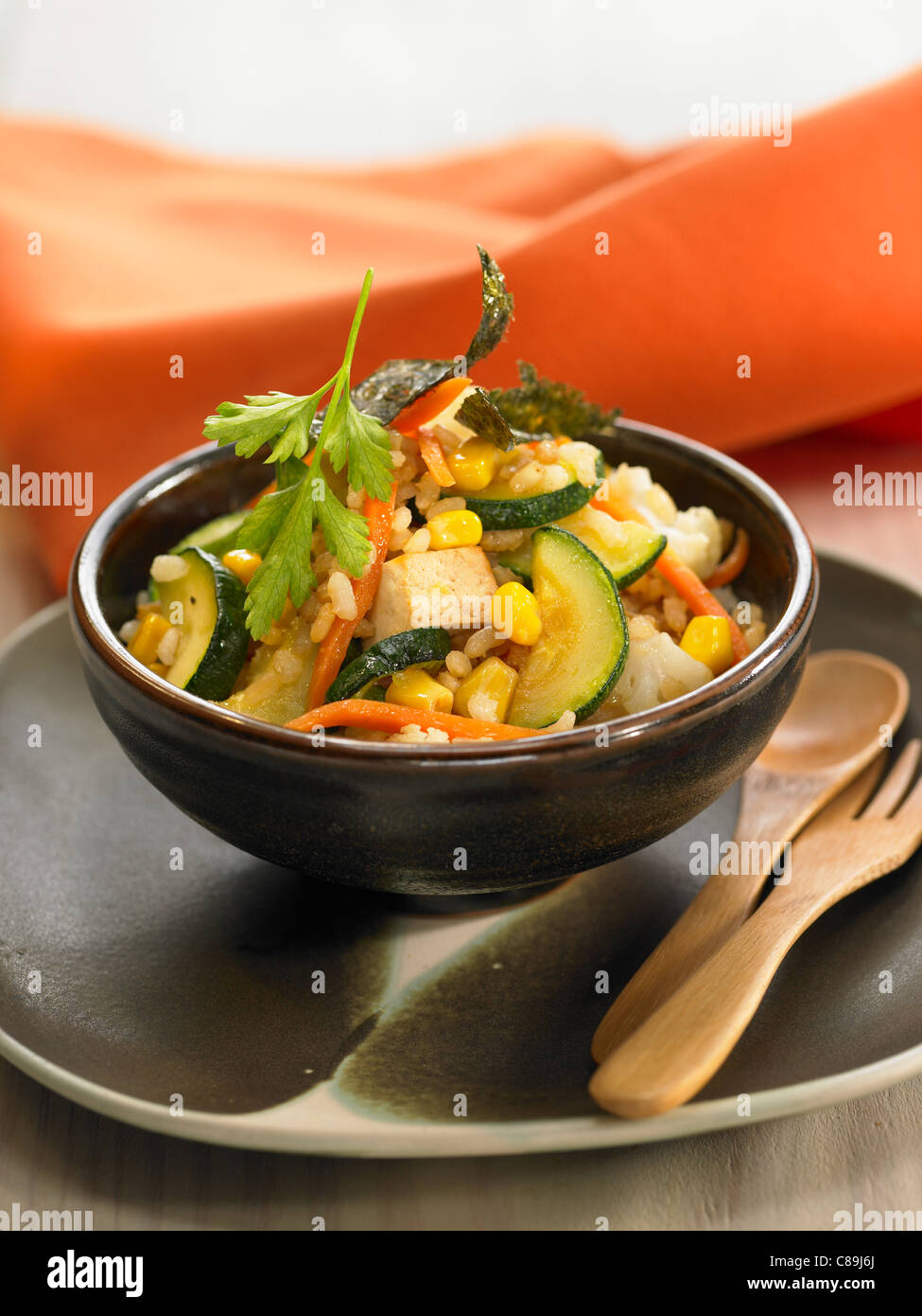 Riso fritto,Nori e insalata di verdure Foto Stock