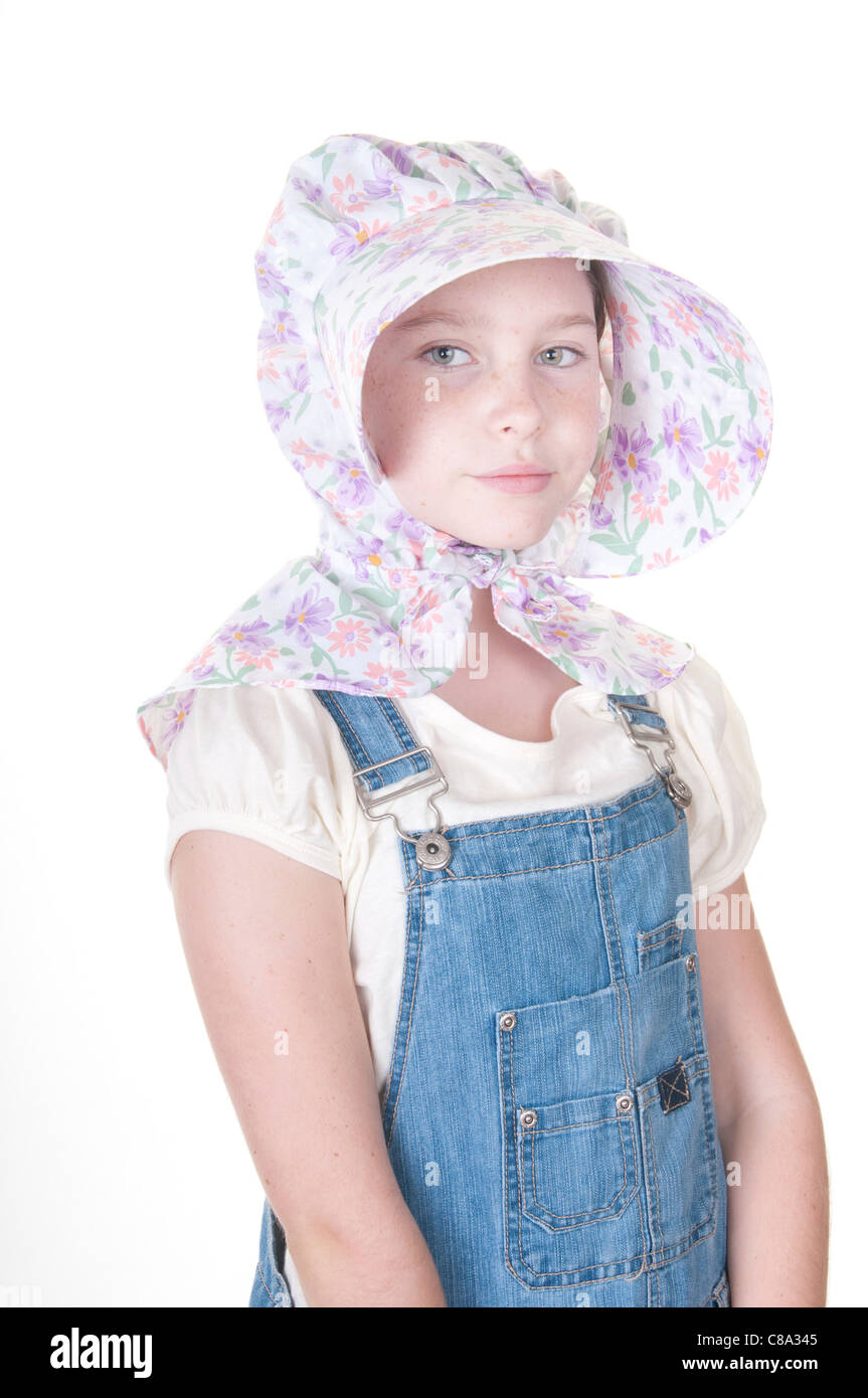 Ragazza in vecchio stile di copertura della testa Foto Stock