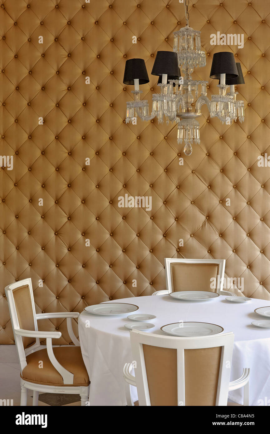 Vista interna della Quinta das Lágrimas hotel del ristorante Arcadas da Capela zona pranzo, Coimbra, Portogallo Foto Stock