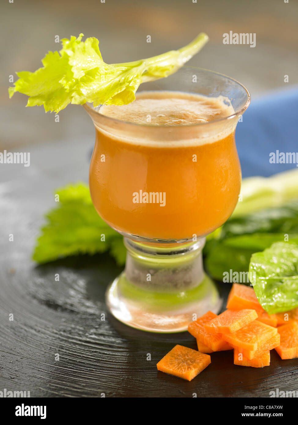 Gli spinaci,carota e sedano smoothie Foto Stock