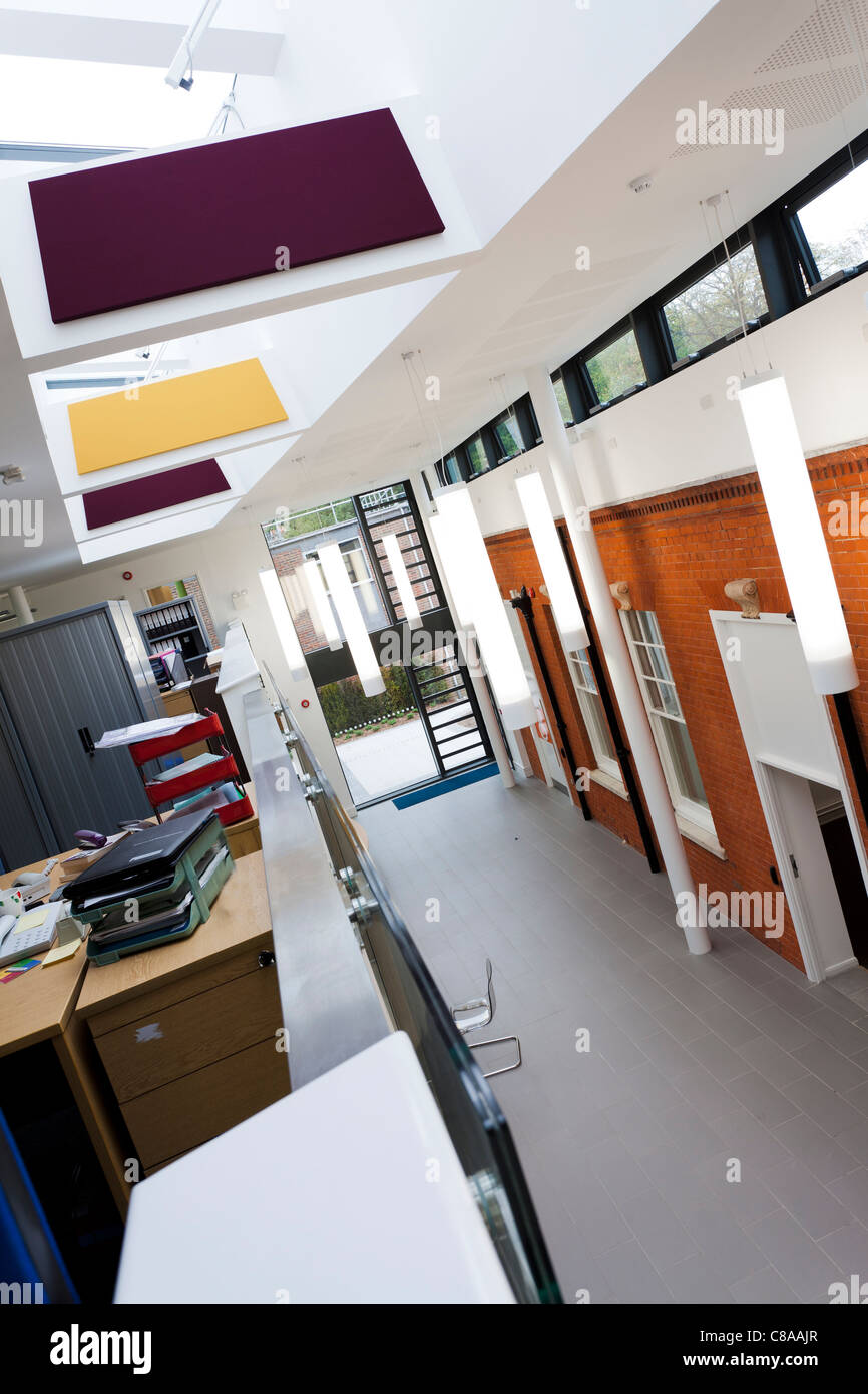 Royal Holloway University Moore Building Atrio a piano aperto Foto Stock