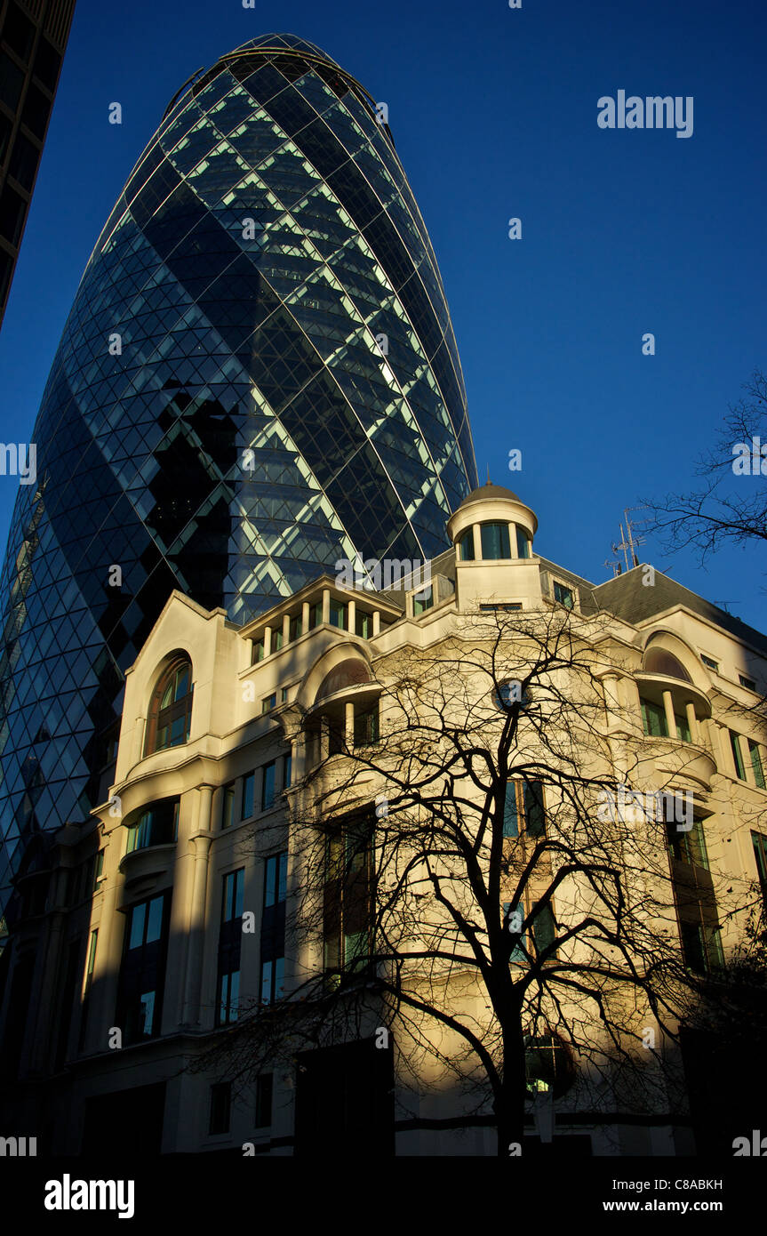 Il Gherkin al tramonto Foto Stock