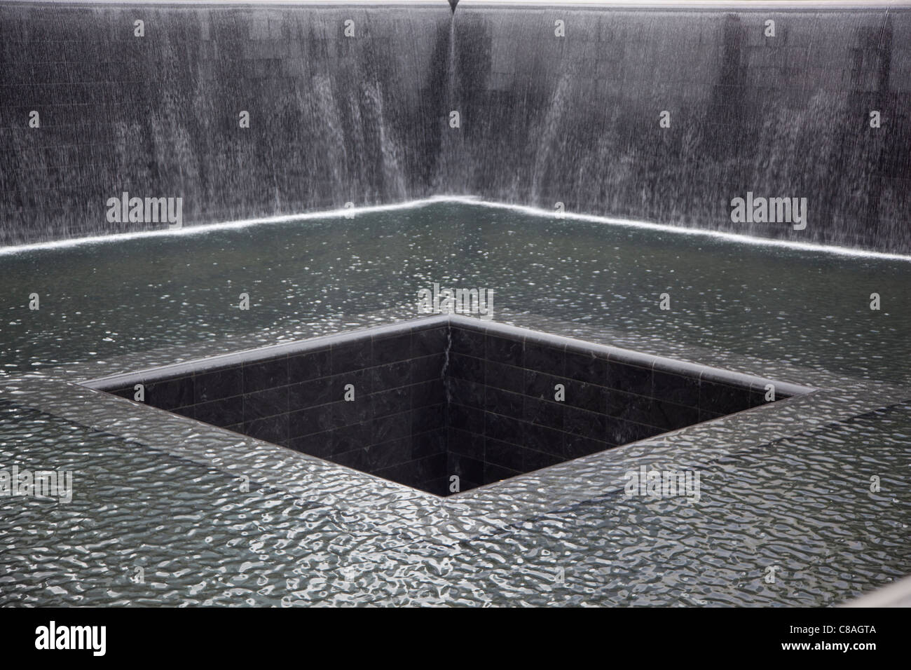 Memorial piscina presso il 9/11 Memorial presso il World Trade Centre. Foto Stock