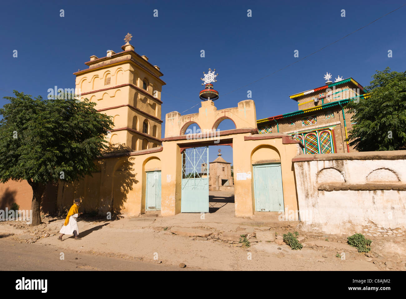 Elk200-2801 Etiopia, Axum, St Mary di Zion Church, la porta di ingresso. Foto Stock