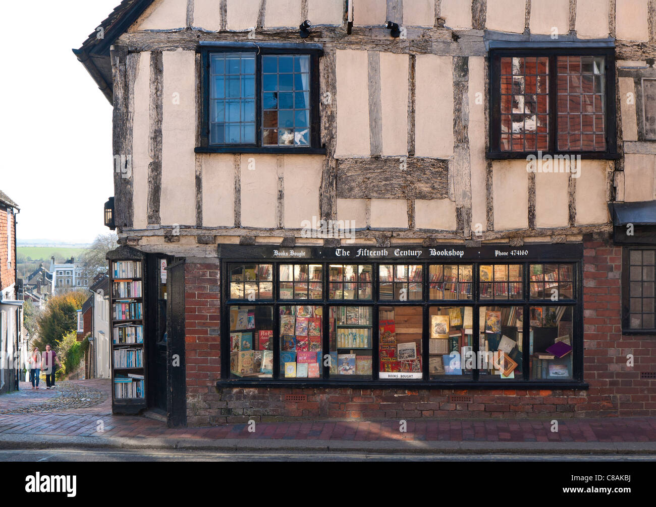 Centro storico del XV secolo di antiquario book shop in Lewes high street East Sussex Regno Unito Foto Stock