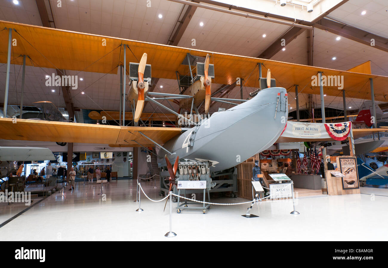 Florida, Pensacola, National Naval Aviation Museum, Navy/Curtis NC-4 flying boat, nel 1919 il primo aeromobile ad attraversare l'atlantico Foto Stock
